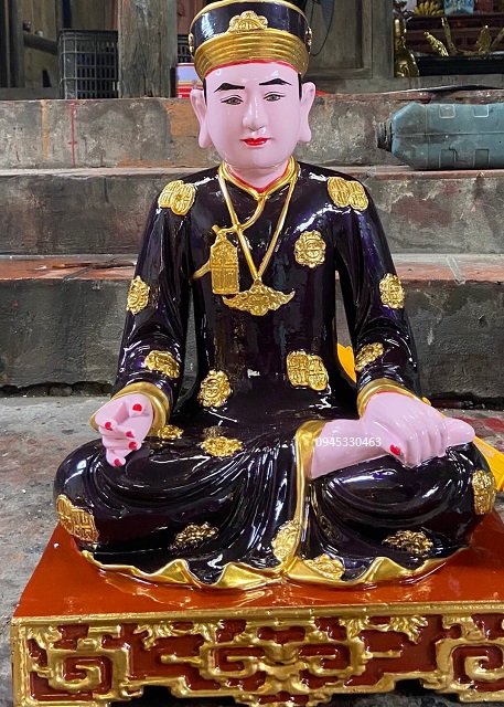 Tượng Ông Hoàng Bẩy