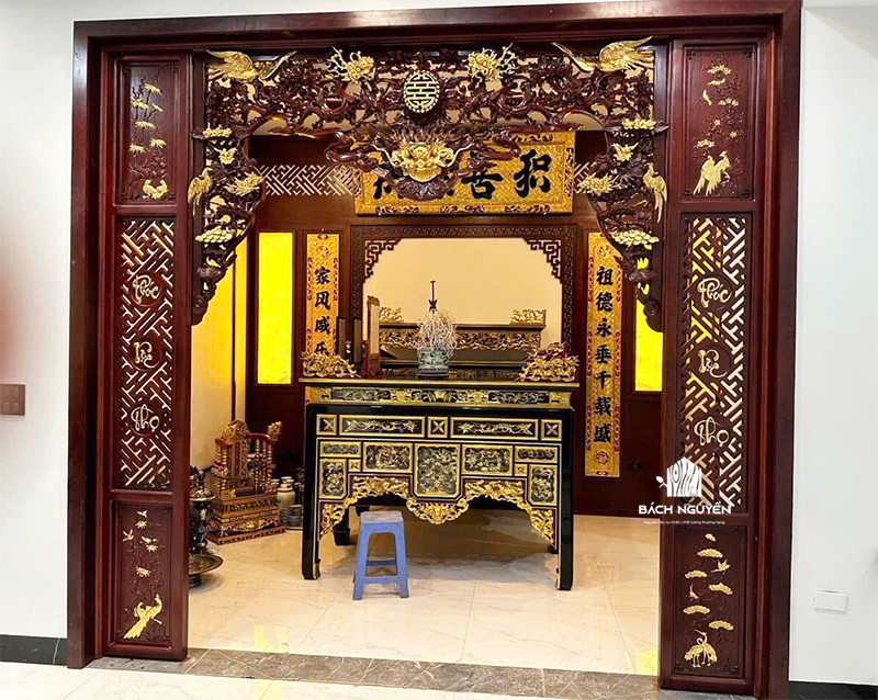 Ý Nghĩa Tâm Linh Của Cửa Võng Thờ